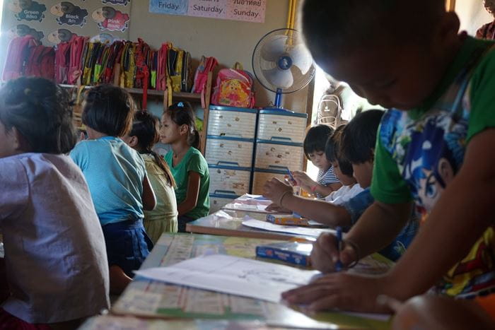 Reportage Thailand: Die Motoren des Wandels; Foto: Kinder in Klassenraum (Quelle: Kindernothilfe)