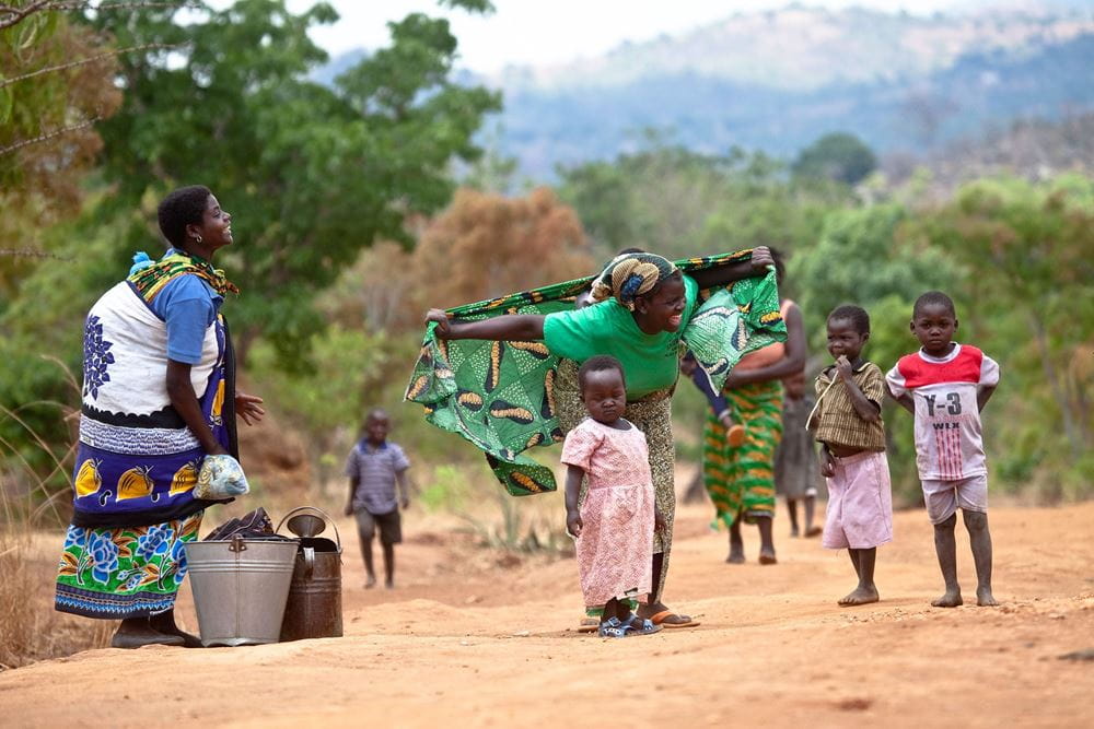 Malawi: Kinder und Mütter in Keimange. (Quelle: Jakob Studnar)