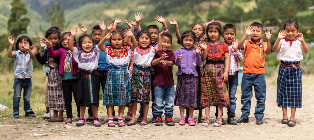 Vorschulkinder, Kindergarten - PROJEKT Nr.: 80036 und 80039 - Besuch einer Schule. Kinder posieren f�r Film und Fotoaufnahmen in den Klassenr�umen und zeigen ihren Unterricht, Montag,  06.08.2018 in ... Vorschulkinder, Kindergarten - PROJEKT Nr.: 80036 und 80039 - Besuch einer Schule. Kinder posieren f�r Film und Fotoaufnahmen in den Klassenr�umen und zeigen ihren Unterricht, Montag,  06.08.2018 in ...