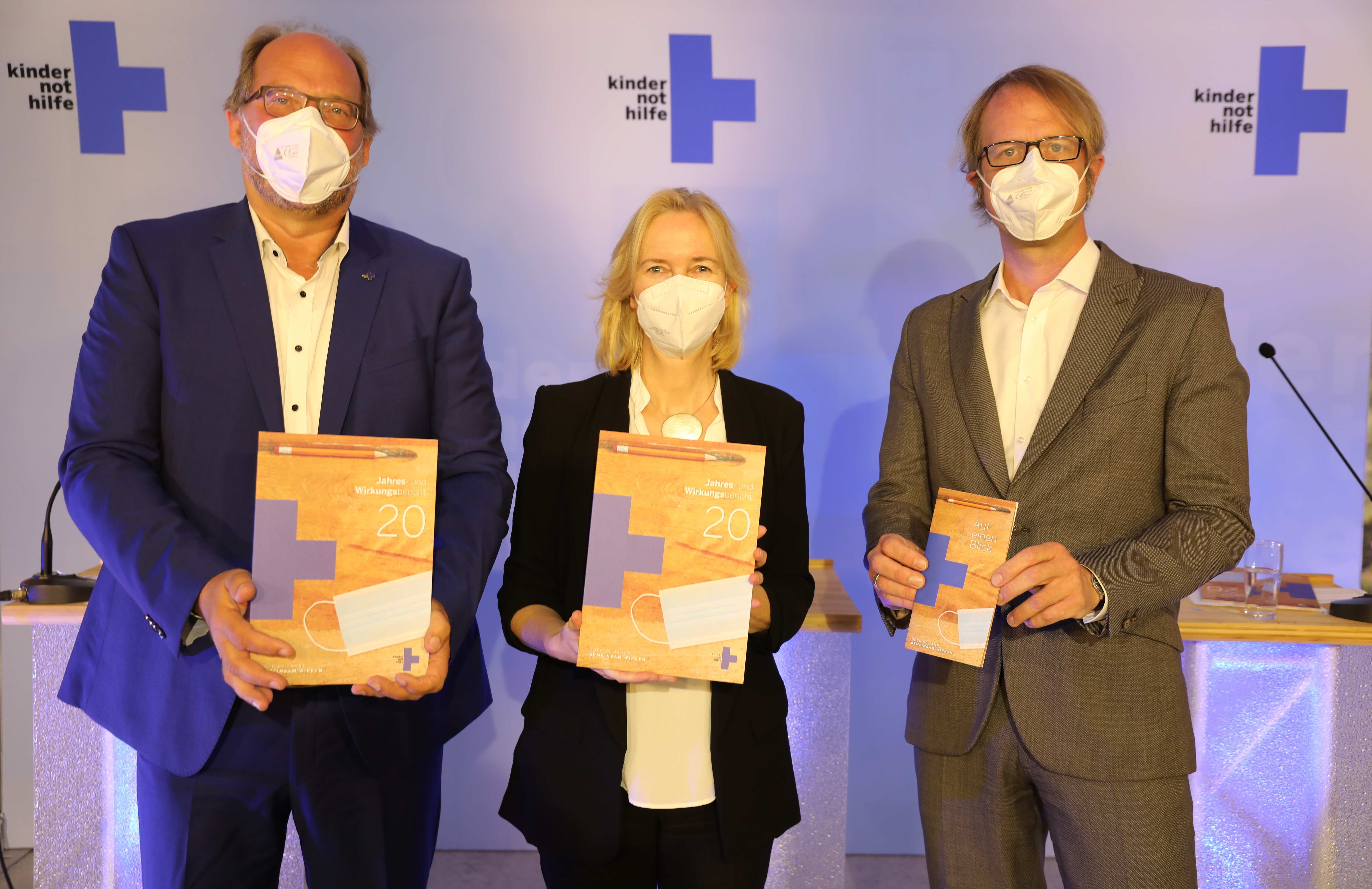 Jahrespressekonferenz 2021 mit dem Kindernothilfe-Vorstand: 
Jürgen Borchardt, Chief Financial Officer (CFO)
Katrin Weidemann, Chief Executive Officer (CEO)
Carsten Montag, Chief Programme Officer (...