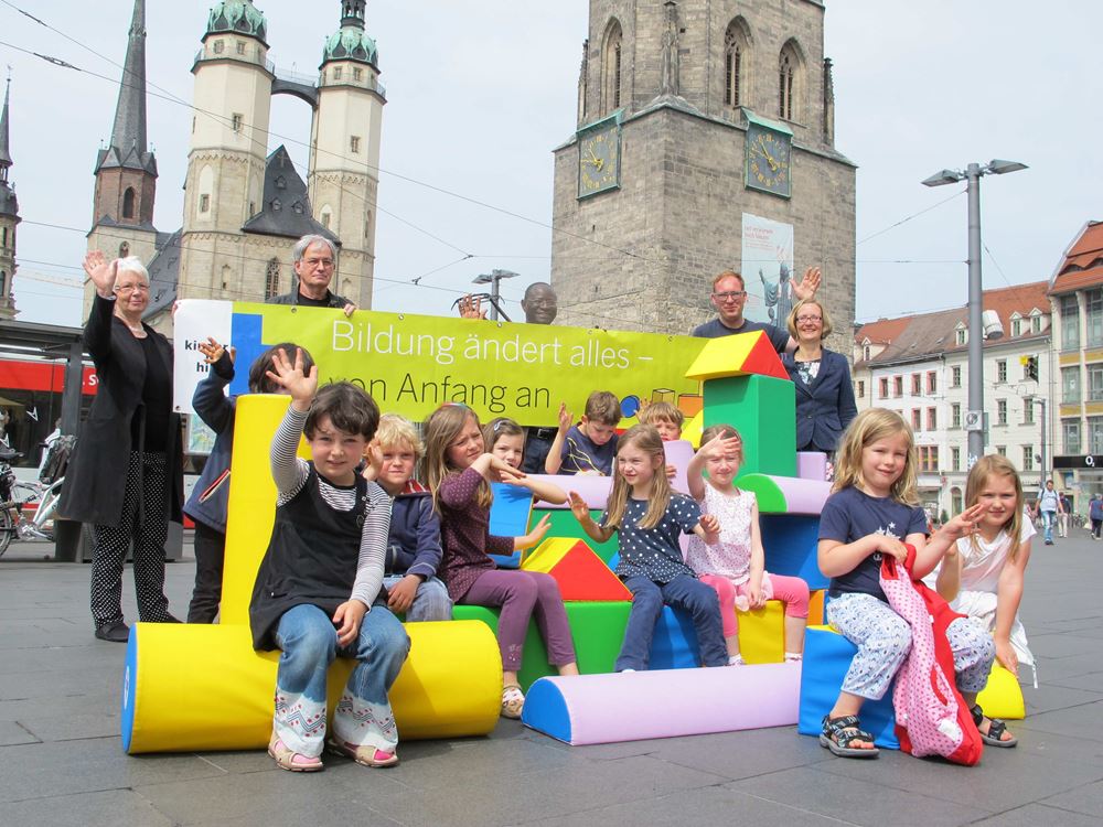 Die Projektgruppe Halle der Kindernothilfe in Aktion (Quelle: Kindernothilfe) Die Projektgruppe Halle der Kindernothilfe in Aktion (Quelle: Kindernothilfe)