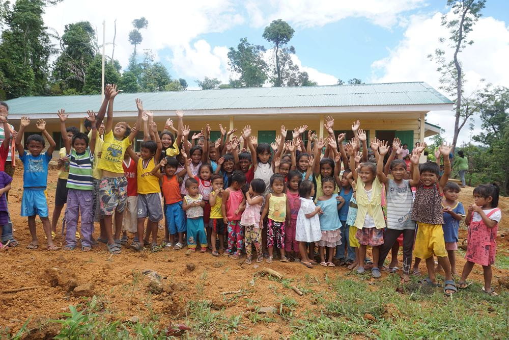 Besuch der Schule in "Kilometer 18", auf der Insel Samar, Philippinen (Quelle: Ludwig Grunewald/Lorenz Töpperwien)