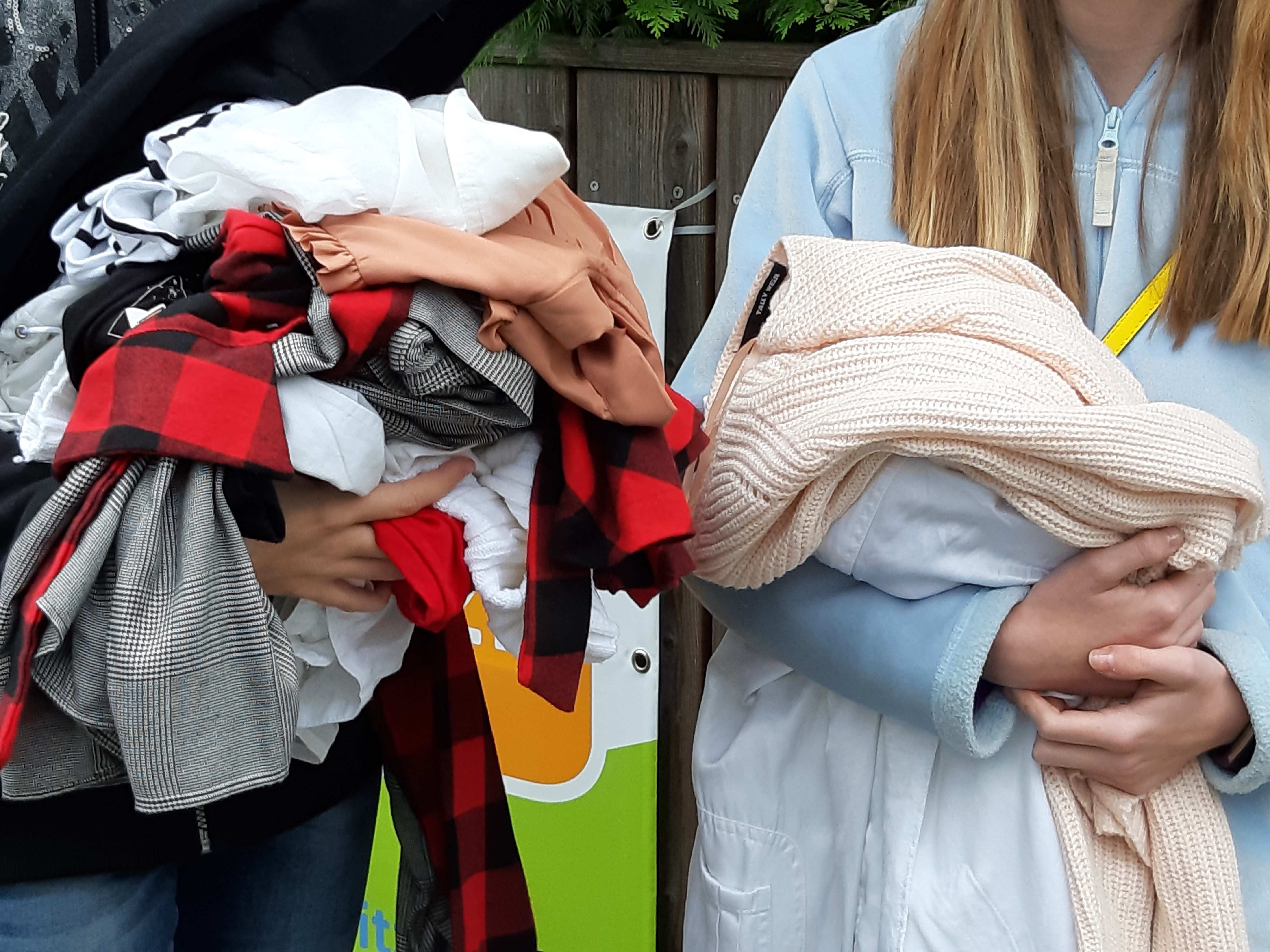 Kleidertauschparty der Umwelt AG des Wandlitzer Gymnasiums Kleidertauschparty der Umwelt AG des Wandlitzer Gymnasiums