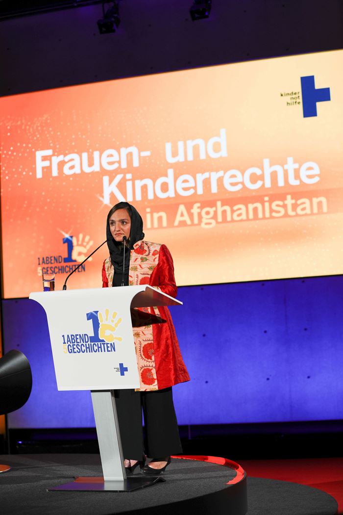 Ein Abend, fünf Geschichten am Freitag, den 05.11.21, in Berlin afghanische Menschenrechtlerin Zarifa Ghafari