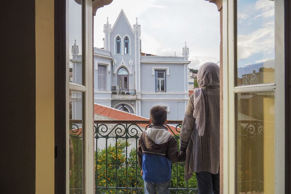 Hoffnung auf ein besseres Leben: Abdulah (6) kam mit seiner Mutter Maryam aus Afghanistan. (Foto: Knut Bry) Hoffnung auf ein besseres Leben: Abdulah (6) kam mit seiner Mutter Maryam aus Afghanistan. (Foto: Knut Bry)
