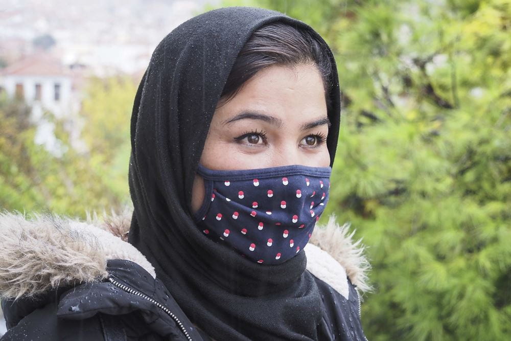 WAZ-Spendenaktion in LesbosWAZ-Reise Nargis (25) ist aus Afghanistan geflohen. 