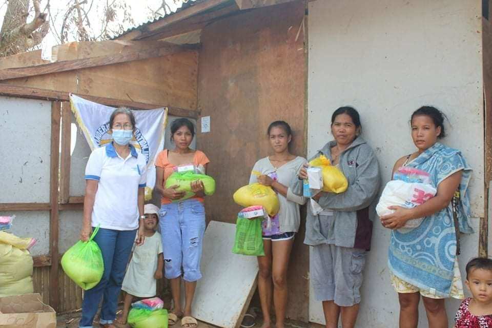 Taifun Rai auf den Philippinen: Verteilung von Hilfsgütern auf Negros IslandFotos von KNH-Partner 