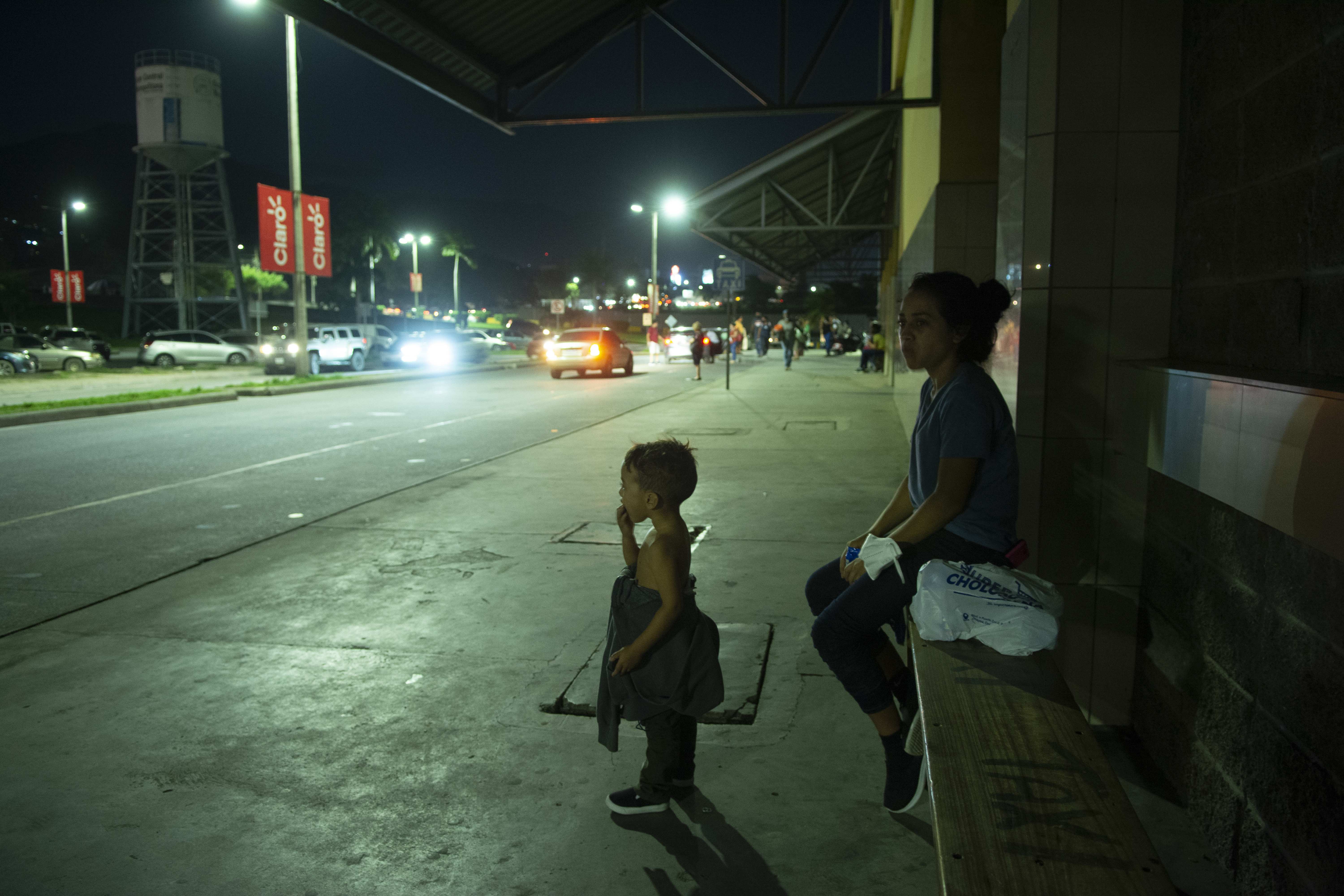 Saira und ihr Sohn wurden aus den USA abgeschoben - jetzt steht sie vor dem Nichts (Quelle: Christian Nusch)