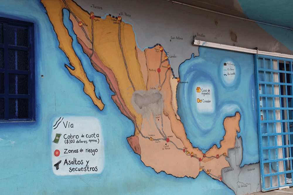 Wandbild in einer Herberge in Mexiko mit wichtigen Infos zur Fluchtroute (Quelle: Erika Harzer)