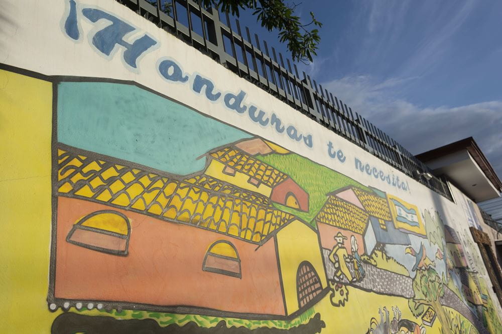 Graffito auf einer Wand des Migrationszentrums in San Pedro Sula (Quelle: Christian Nusch)