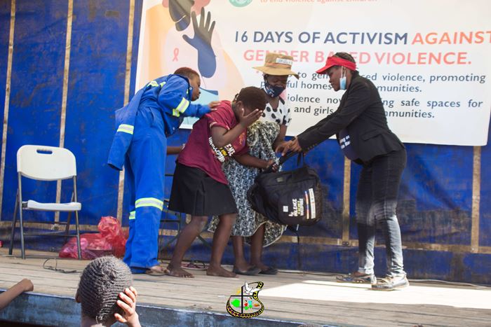 Orange Days - unser Partner HOCIC in Simbabwe führte mit jungen Leuten Theaterstücke auf (Quelle: Kindernothilfe-Partner)