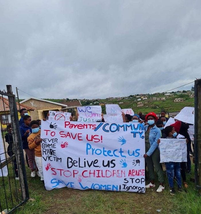Orange Days in Pietermaritzburg, Südafrika – unser Partner Dlalanathi organisierte einen Protestmarsch (Quelle: Kindernothilfe-Partner)