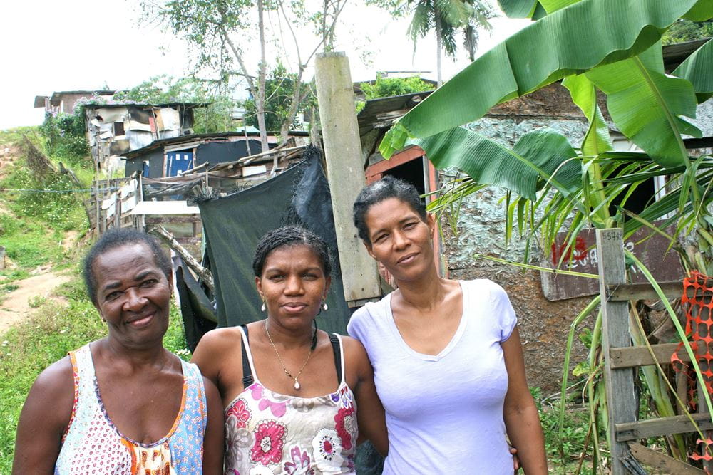 Frauen in einer Favela (Quelle: Jürgen Schübelin) Frauen in einer Favela (Quelle: Jürgen Schübelin)