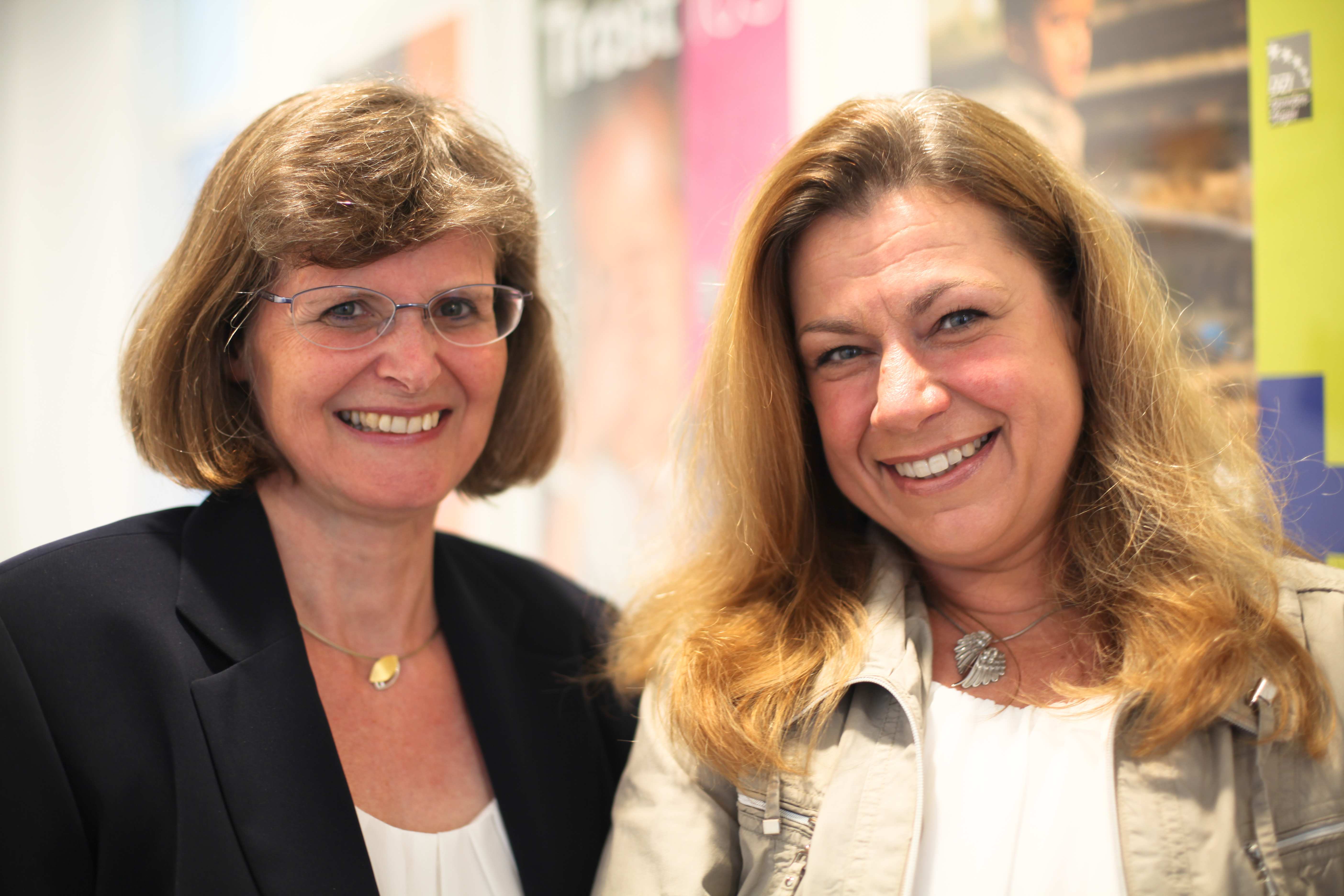 Sabine Strathausen und Nicole Richtmann (Quelle: Ludwig Grunewald)