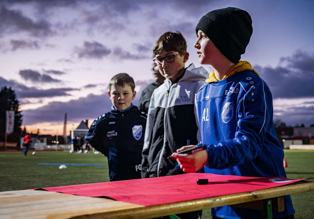 Meinerzhagener Kinder beim Partizipationsworkshop im Sportverein (Quelle: Jakob Studnar) Platzhalterbild