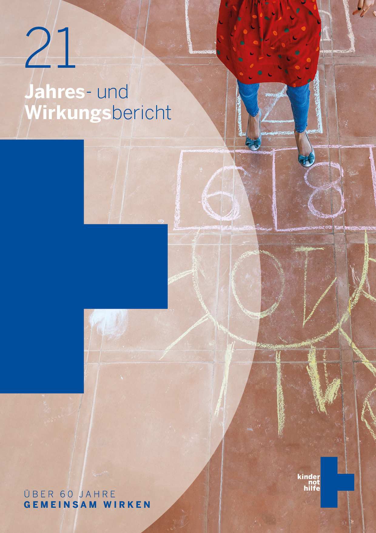 Titelseite des Jahresberichts der Kindernothilfe 2021