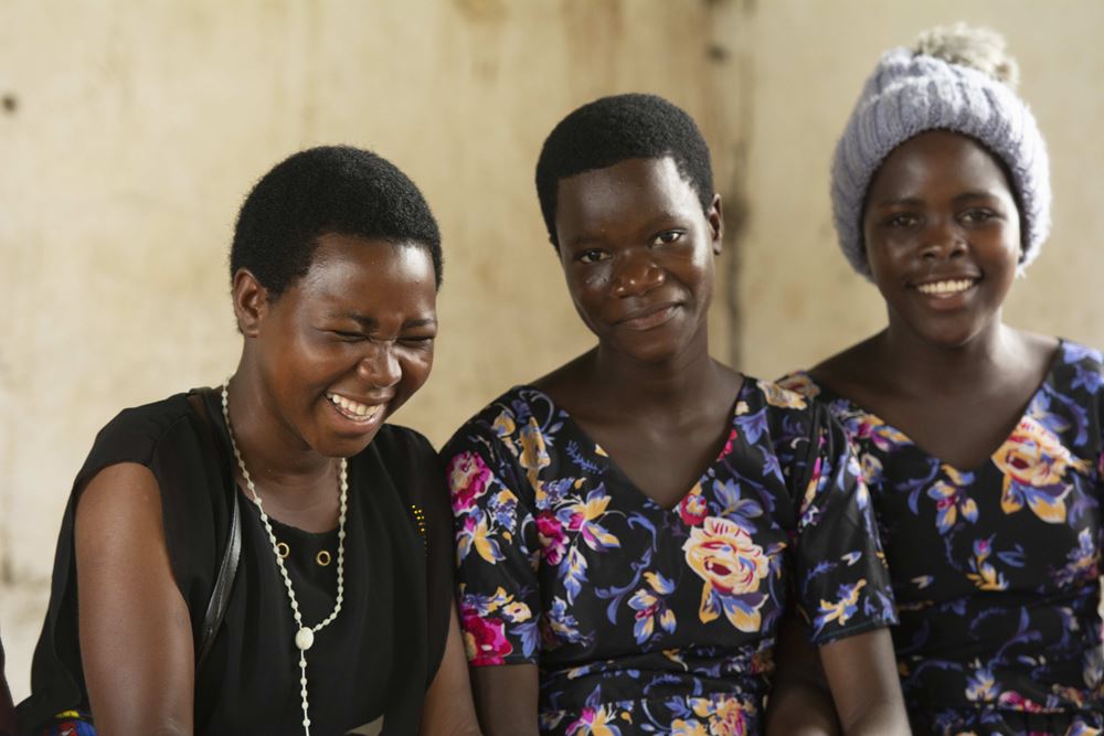 Ngasimenye, Schatzmeisterin des Kinderrechtsrats (li.) (Quelle: Christian Nusch) Ngasimenye, Schatzmeisterin des Kinderrechtsrats (li.) (Quelle: Christian Nusch)