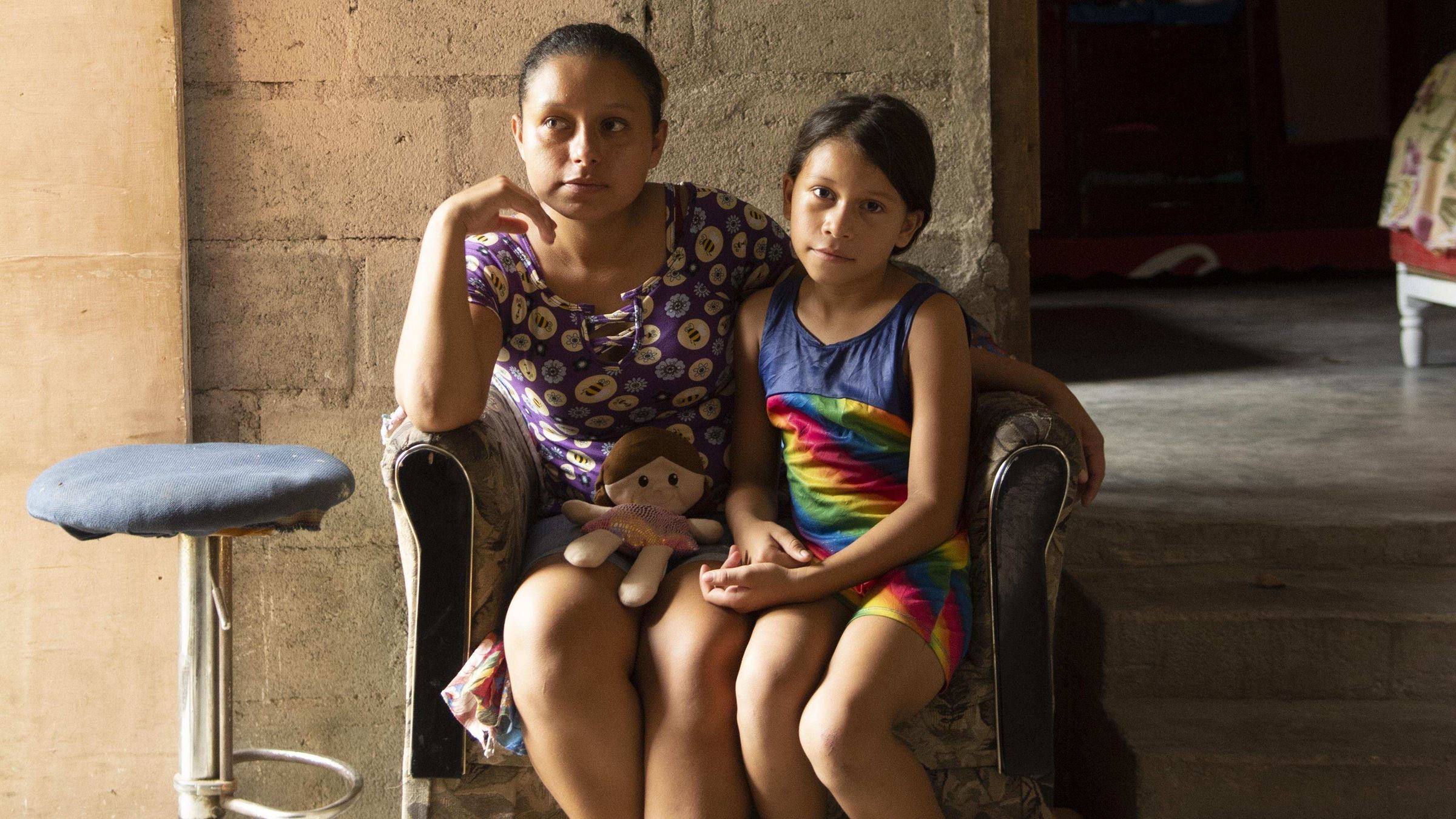 Karla will mit ihrer Tochter Ana erneut versuchen, in die USA zu fliehen (Quelle: Christian Nusch) Karla will mit ihrer Tochter Ana erneut versuchen, in die USA zu fliehen (Quelle: Christian Nusch)