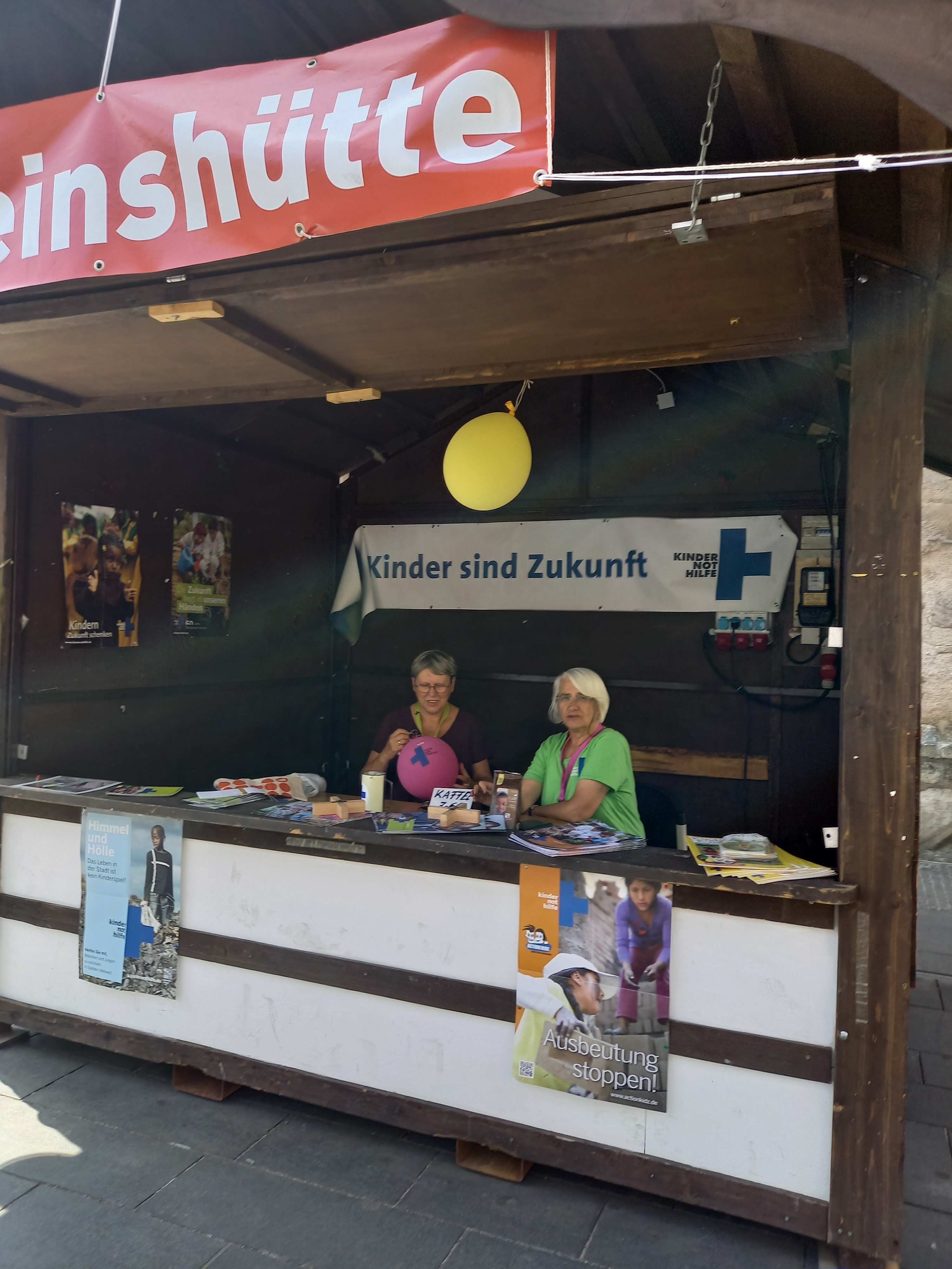 Aktionsfotos Arbeitskreis Halle (Saale): Informationsstand in der Hallenser Innenstadt