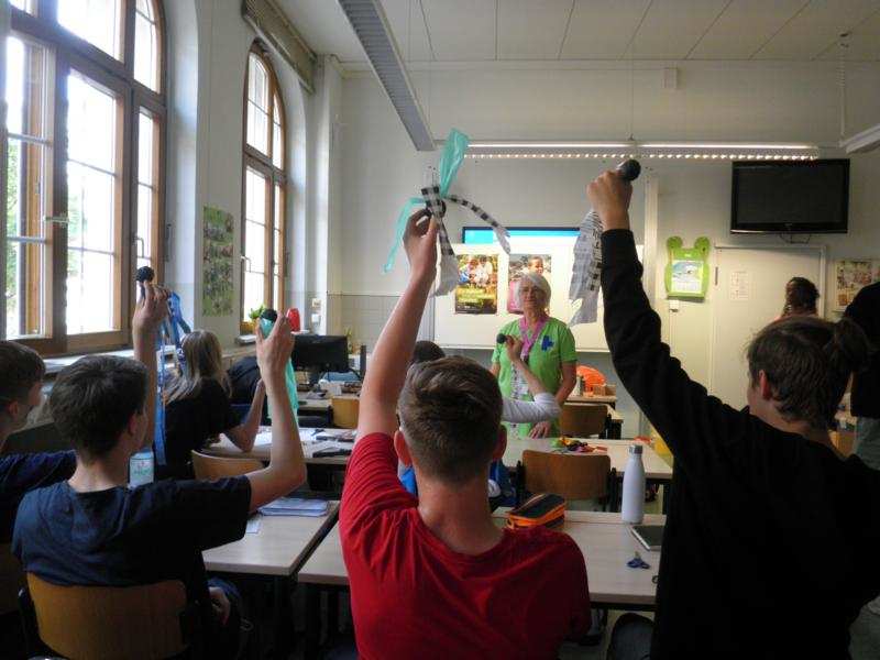 Arbeitskreis Halle bei Schüler:innen im Unterricht, Foto: privat Arbeitskreis Halle bei Schüler:innen im Unterricht, Foto: privat