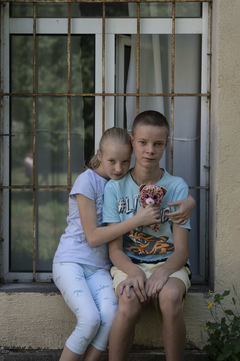 Die Geschwister Maria und Artem - Maria nahm auf der Flucht ein Plüschtier mit, das ihr Opa ihr geschenkt hatte (Quelle: Christian Nusch) Die Geschwister Maria und Artem - Maria nahm auf der Flucht ein Plüschtier mit, das ihr Opa ihr geschenkt hatte (Quelle: Christian Nusch)