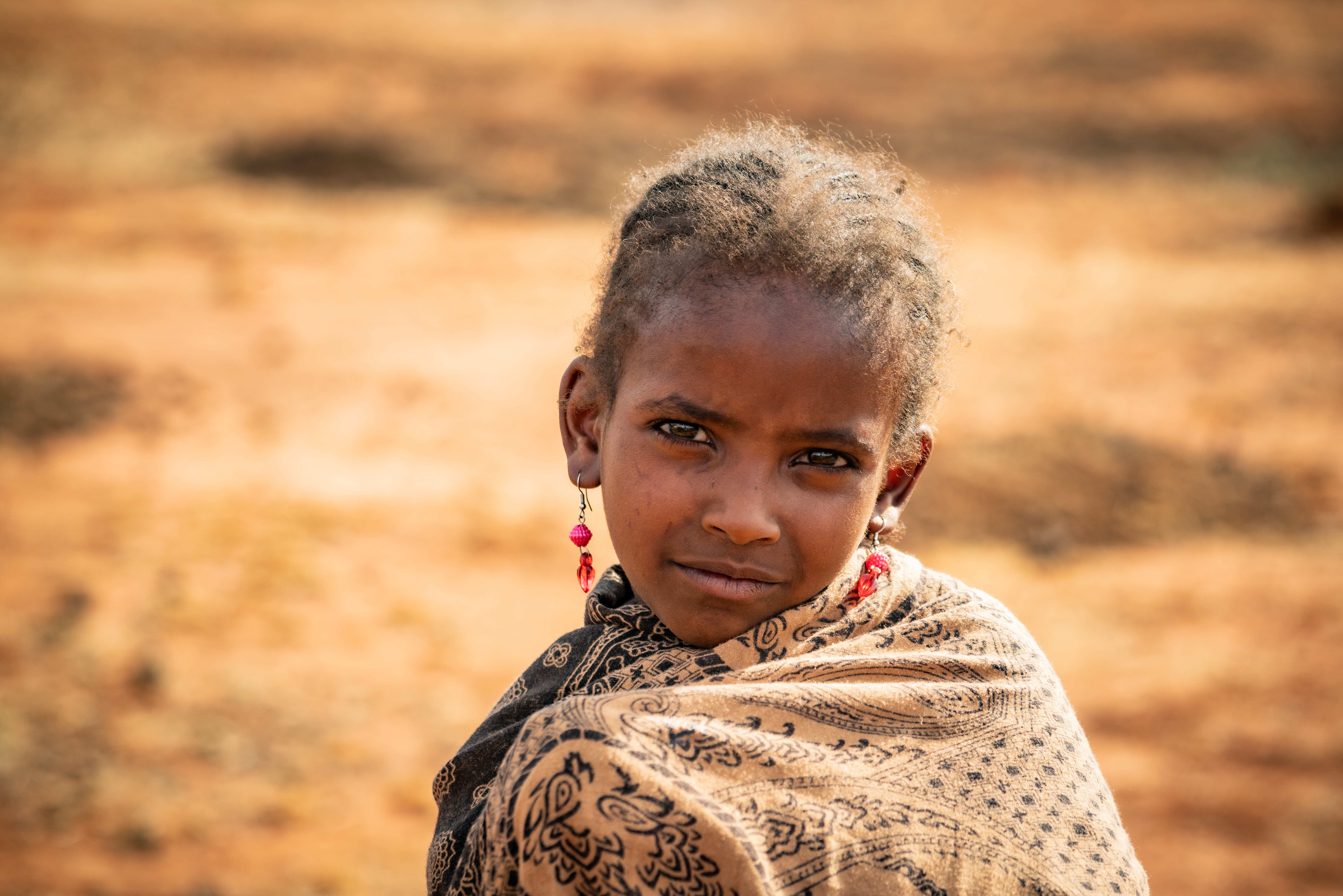 Reise von Jakob Studnar und Hayke Lanwert in die Oromia-Region in Äthiopien: Mädchen im Dorf Boru Galgado (Quelle Kindernothilfe)
