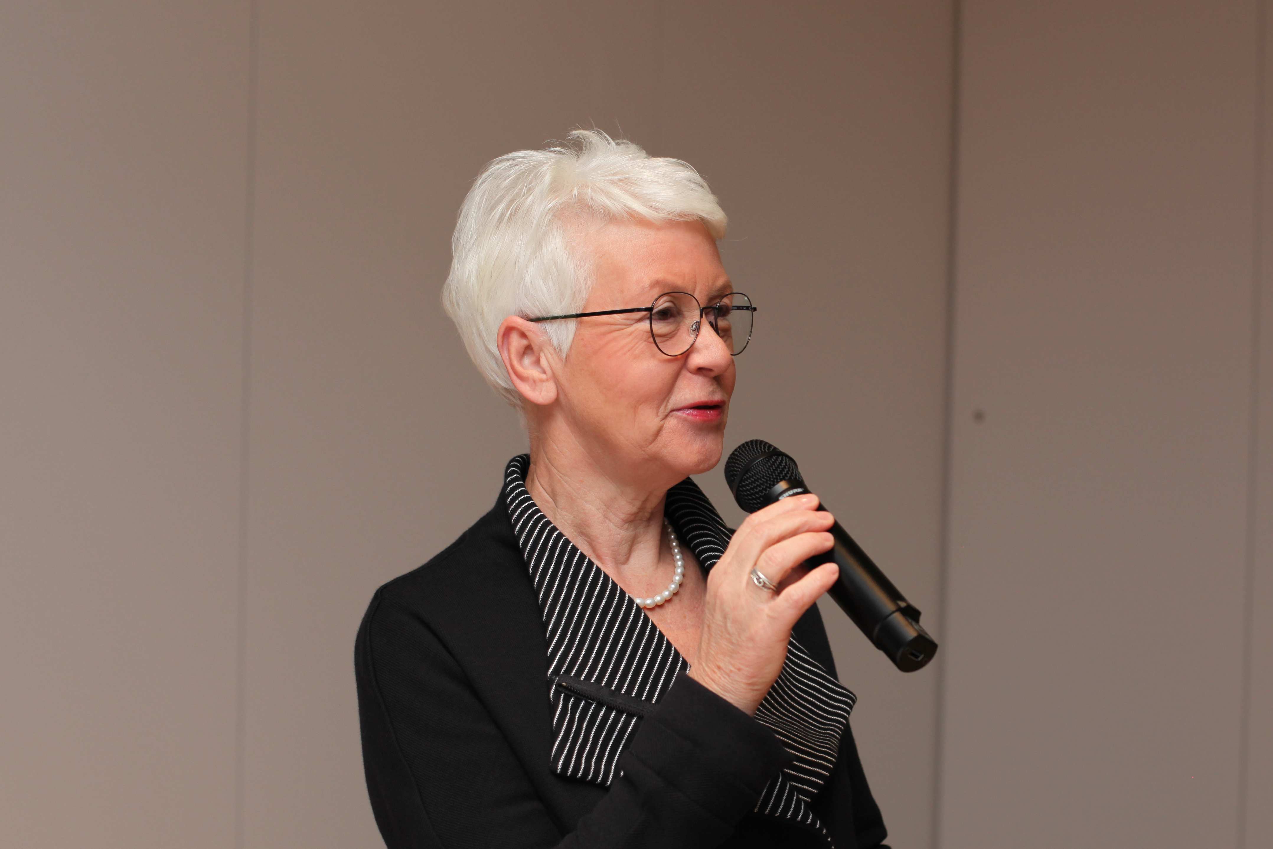 Christel Riemann-Hanewinckel beim Kindernothilfe-Medienpreis (Quelle: Ludwig Grunewald) 