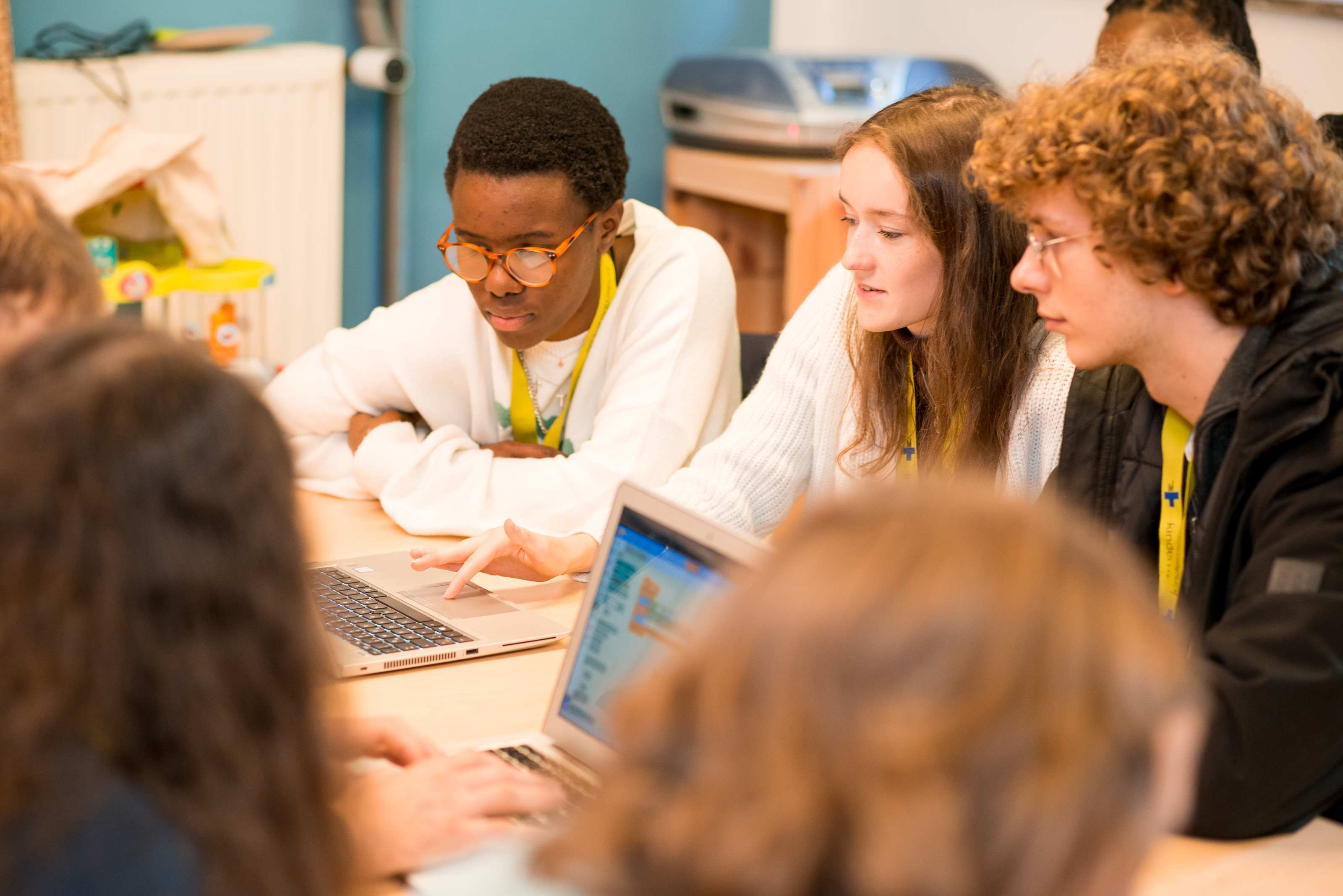 Jugendliche diskutieren in einem Workshop über die Klimakrise, Jugendkonferenz 2022, Foto: Finn Schäfer