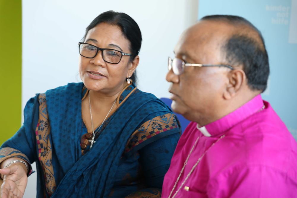 Monita Mankhin und ihr Mann, Bischof Samuel Sunil Mankhin aus Bangladesch in der Kindernothilfe- Geschäftsstelle (Quelle: Ralf Krämer)