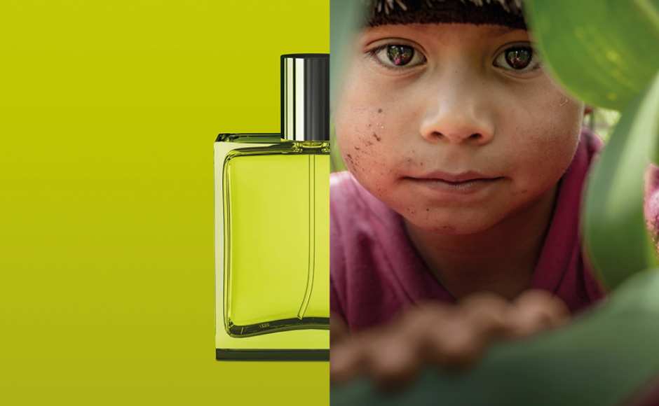 Assets zur Landing Page 'Kleine Spende große Wirkung'
Campaign,  KNH,  Kampagne,  Bottle,  Cosmetics,  Face,  Human,  Person
Motiv Duft "Kleine Spende, große Wirkung"