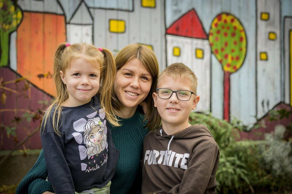 Flucht, Hilfe, Kindernothilfe, Krieg
Pressereise mit der Kindernothilfe nach Bukarest am 11. November 2022 in Rumänien. Szenen aus dem Zentrum CASA Iuda von Concordia. Im Bild: Larissa, 4 Jahre, Tochter von Aljona. Foto:Ralf Rottmann/ Funke Foto Services
Bilder der WAZ Weihnachtsspendenaktion 2022 Flucht, Hilfe, Kindernothilfe, Krieg
Pressereise mit der Kindernothilfe nach Bukarest am 11. November 2022 in Rumänien. Szenen aus dem Zentrum CASA Iuda von Concordia. Im Bild: Larissa, 4 Jahre, Tochter von Aljona. Foto:Ralf Rottmann/ Funke Foto Services
Bilder der WAZ Weihnachtsspendenaktion 2022