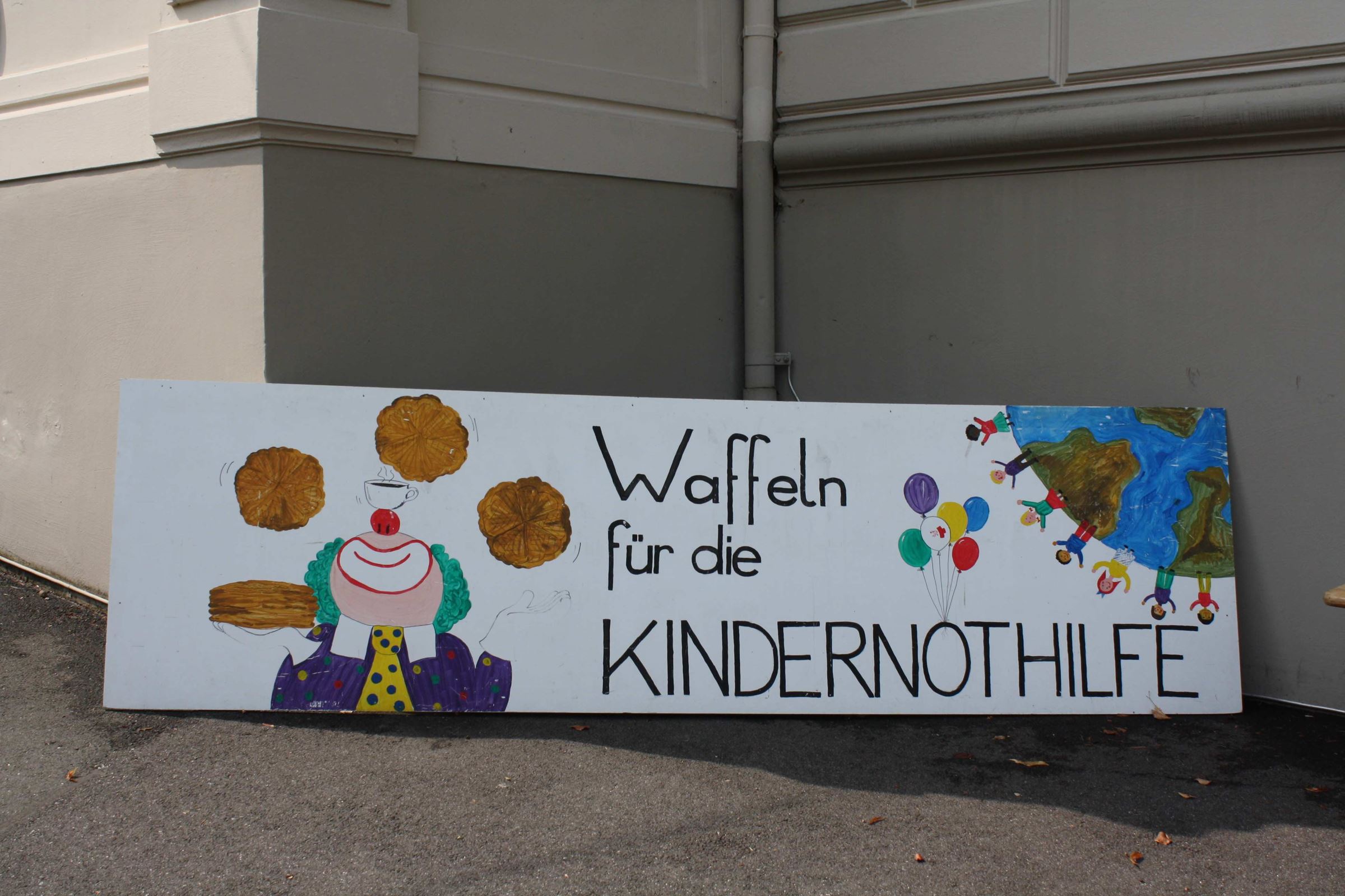 Kirmes in Wermelskirchen 2018: Aktionsgruppe Waffelstand Kirmes in Wermelskirchen 2018: Aktionsgruppe Waffelstand