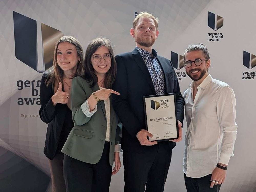German Brand Award: Gamechanger Week 21 gewinnt Preis in der Kategorie Brand Strategy and CreationBranded Corporate Social Responsibility, gemeinsam mit der Kommunikationsagentur House of Yas (Quelle: german_brand_award)