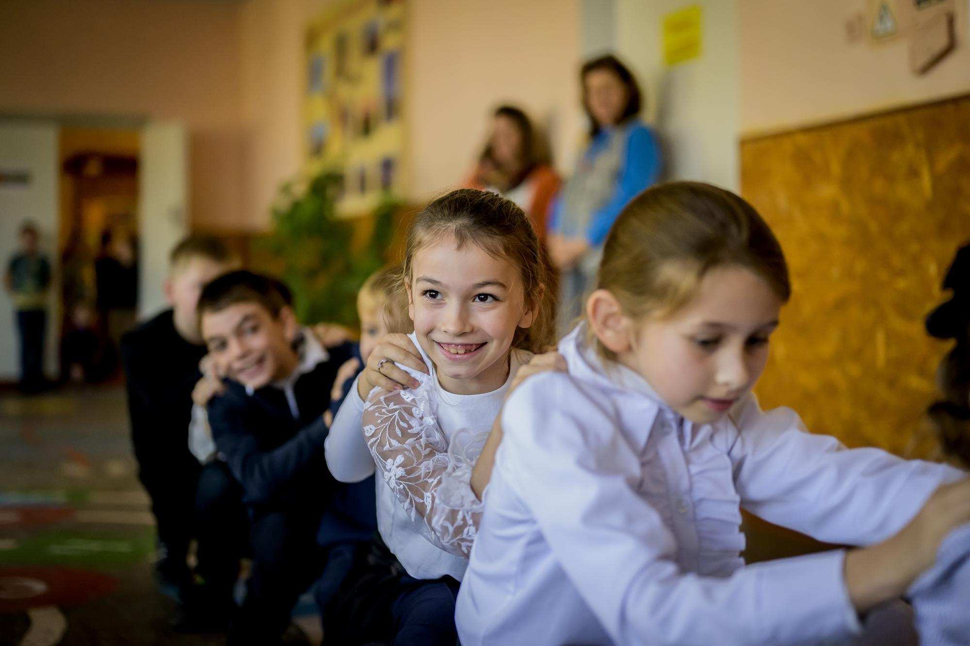 Weihnachtsspenden-Aktion für ukrainische Flüchtlinge. Blick in eine Schulklasse. Foto:Ralf Rottmann/ Funke Foto Services