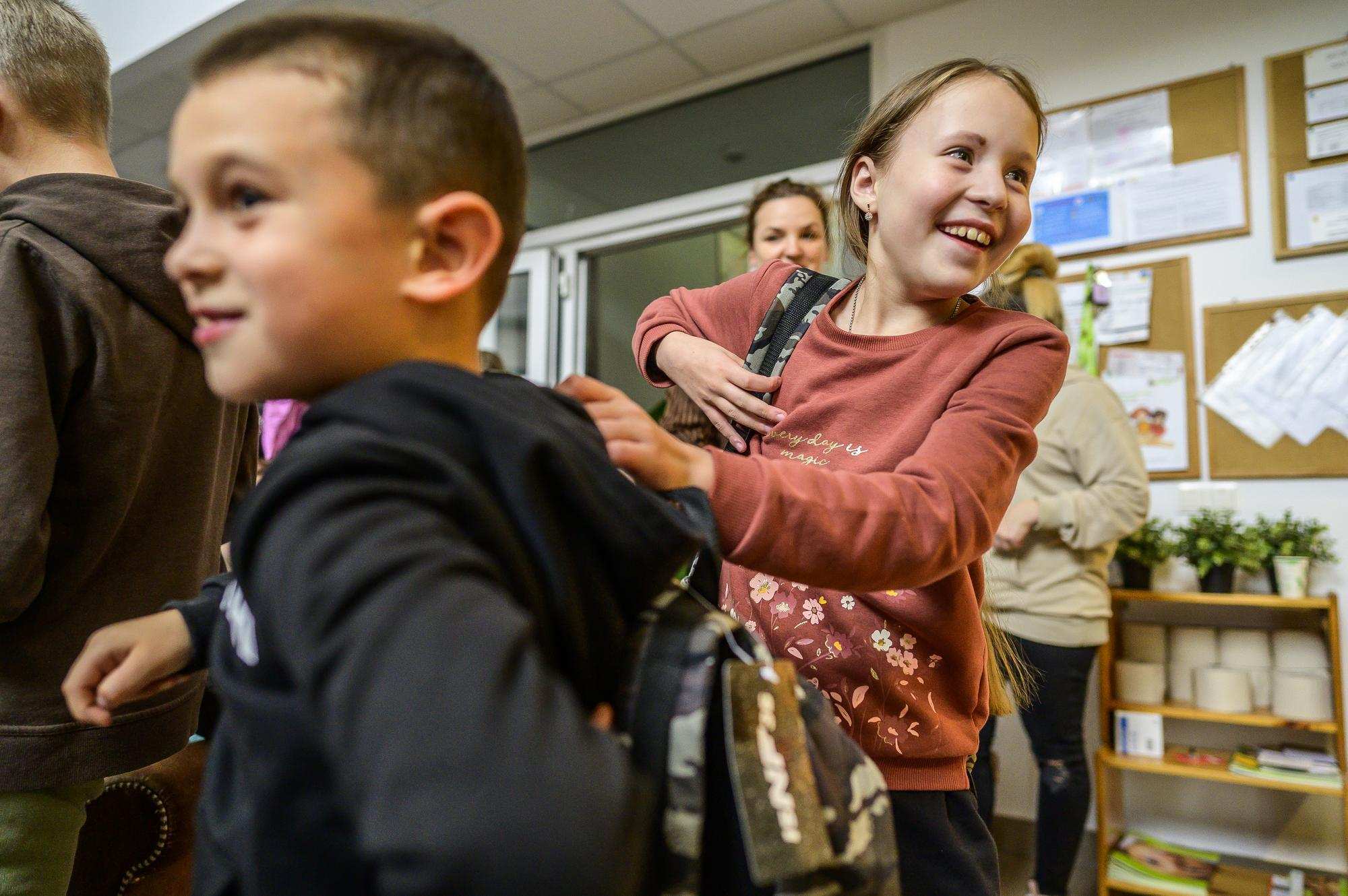 Auch die ukrainischen Kinder im Schutzzentrum in Bukarest, Rumänien, sagen Danke. Quelle: Ralf Rottmann/ Funke Foto Services