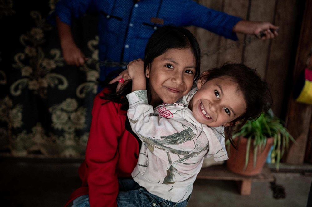 Spendenaktion WAZ 2018 - Besuch im Viertel Patricia de Arz�. Nayeli (16) lebt zusammen mit Abner (12) und Wendy (8). Reportage zur WAZ-Weihnachtsspendenaktion 2018 in Guatemala zusammen mit der Kindernothilfe. Das Ziel des Projekts COINCIDIR ist der Aufbau einer Friedenskultur durch Gewaltpr�vention und Aufbau von Schutzmechanismen f�r Kinder und Jugendliche.?Foto: Fabian Strauch / FUNKE Foto Services GmbH Spendenaktion WAZ 2018 - Besuch im Viertel Patricia de Arz�. Nayeli (16) lebt zusammen mit Abner (12) und Wendy (8). Reportage zur WAZ-Weihnachtsspendenaktion 2018 in Guatemala zusammen mit der Kindernothilfe. Das Ziel des Projekts COINCIDIR ist der Aufbau einer Friedenskultur durch Gewaltpr�vention und Aufbau von Schutzmechanismen f�r Kinder und Jugendliche.?Foto: Fabian Strauch / FUNKE Foto Services GmbH