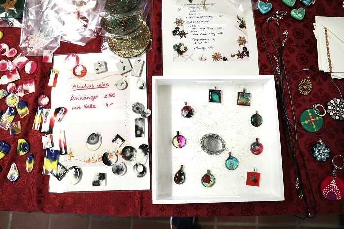 Der selbst gemachte Schmuck fand reißenden Absatz (Quelle: Ralf Krämer) Der selbst gemachte Schmuck fand reißenden Absatz (Quelle: Ralf Krämer)