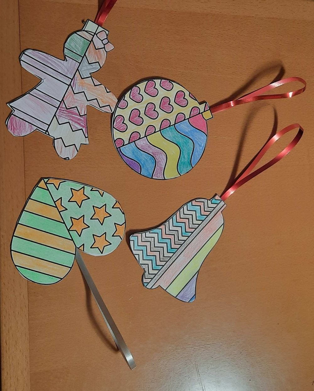 Selbst gebastelte Baumanhänger der Musikschule Dur & Moll in Castrop-Rauxel (Quelle: privat) Selbst gebastelte Baumanhänger der Musikschule Dur & Moll in Castrop-Rauxel (Quelle: privat)