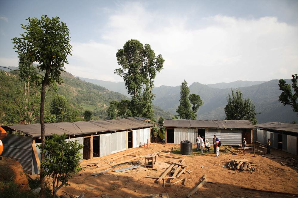 Wiederaufbau einer Schule in Nepal (Quelle: Hewlett-Packard) Wiederaufbau einer Schule in Nepal (Quelle: Hewlett-Packard)