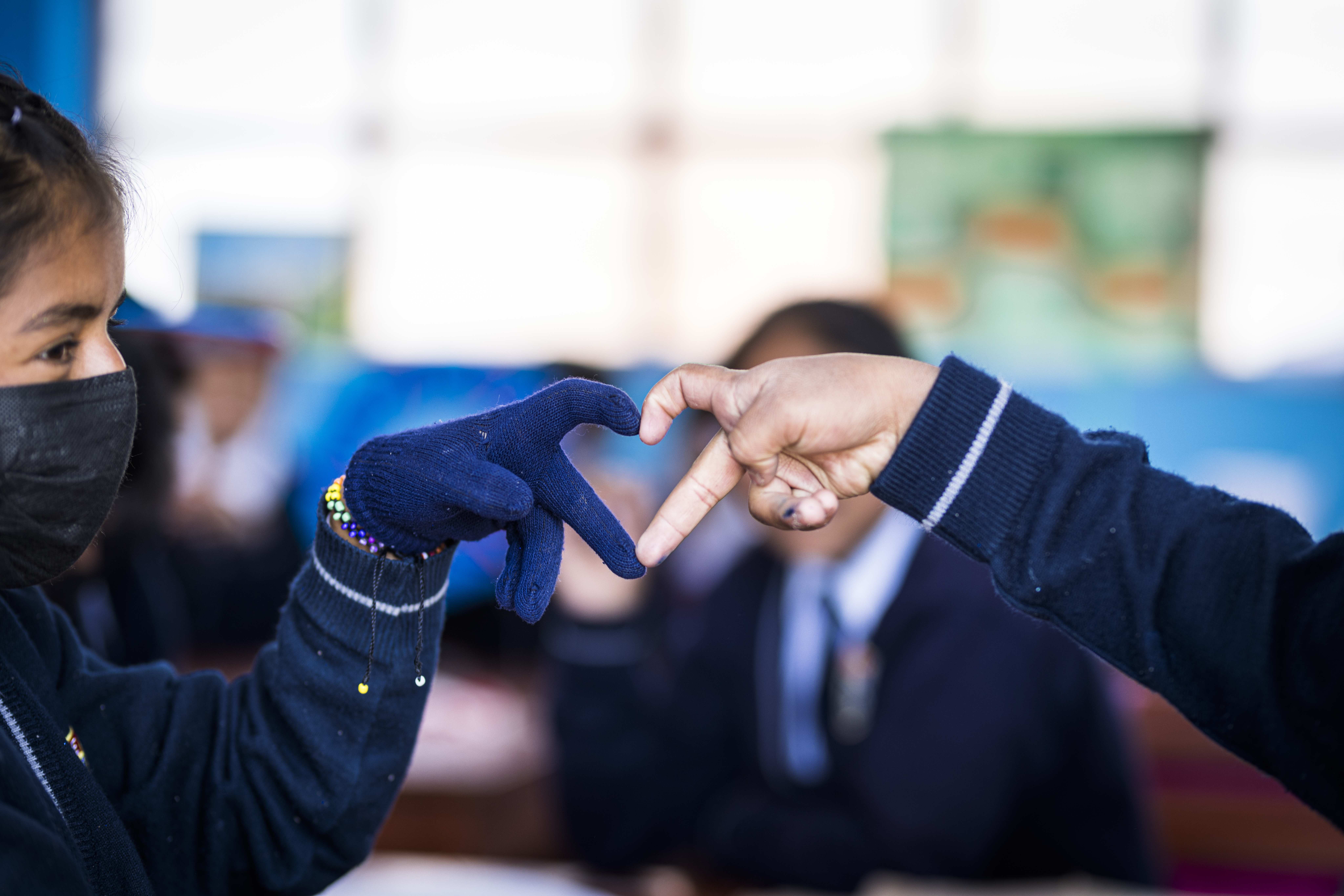 Zwei Hände formen ein Herz (Quelle: Martin Bondzio)