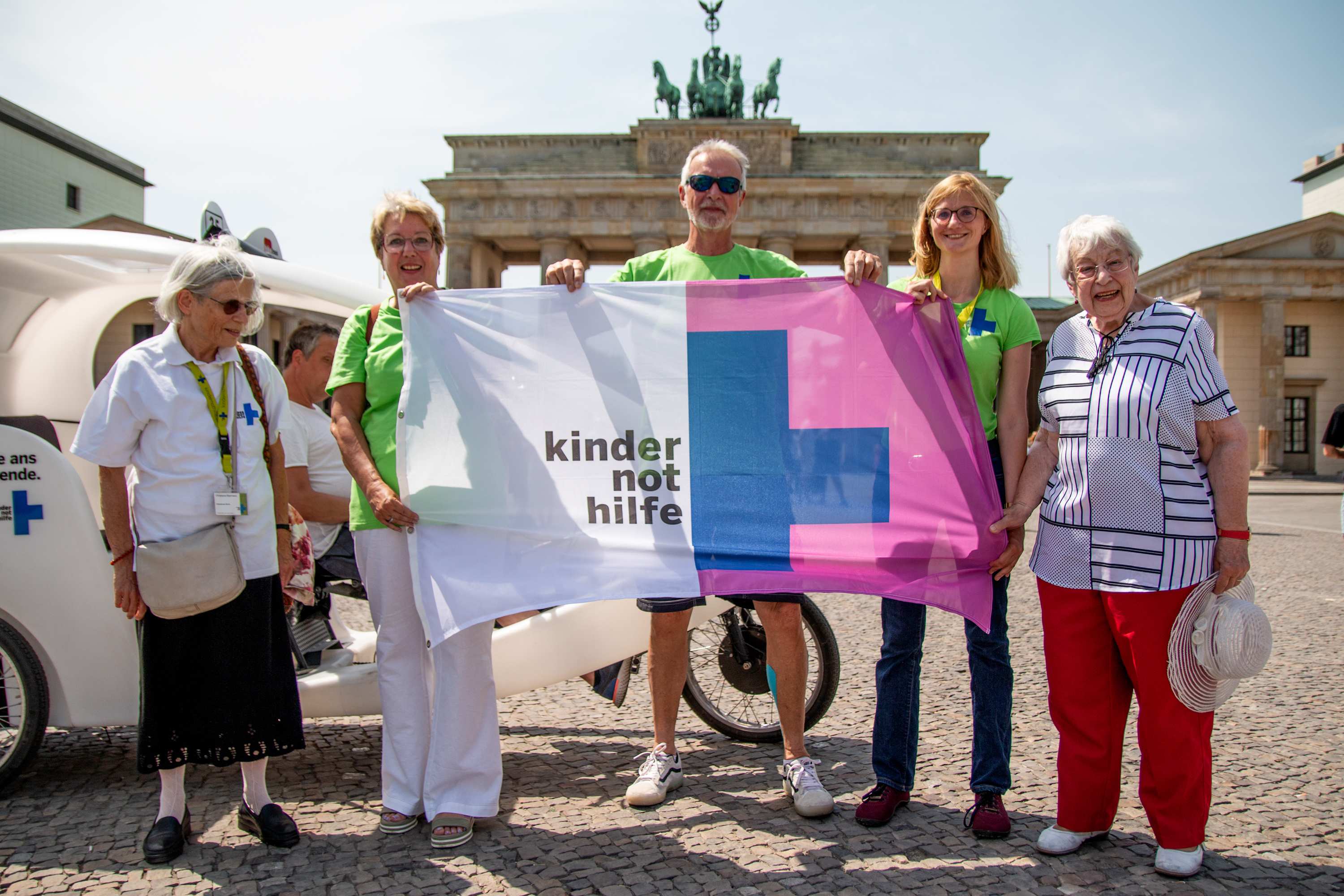 Arbeitskreis Berlin vor dem Brandenburger Tor