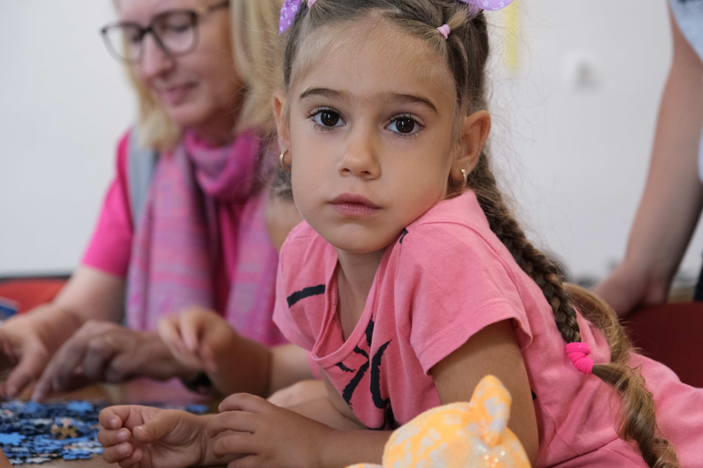 Ein Mädchen aus der Ukraine, das mit ihrer Familie nach Moldau geflüchtet ist. (Quelle: Angelika Böhling) Ein Mädchen aus der Ukraine, das mit ihrer Familie nach Moldau geflüchtet ist. (Quelle: Angelika Böhling)