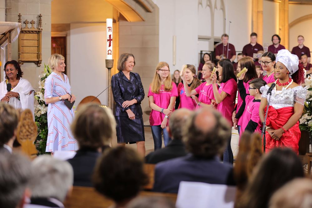 ARD-Gottesdienst 2019 Salvatorkirche - Schülerinnen und Schüler des Mercator-Gymnasiums in Duisburg (Quelle: Kindernothilfe)