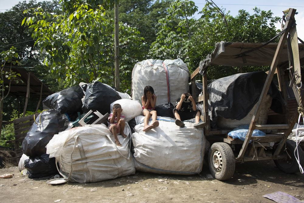 Kinder auf Müllsäcken in Honduras (Fotos von Christian Nusch) Platzhalterbild