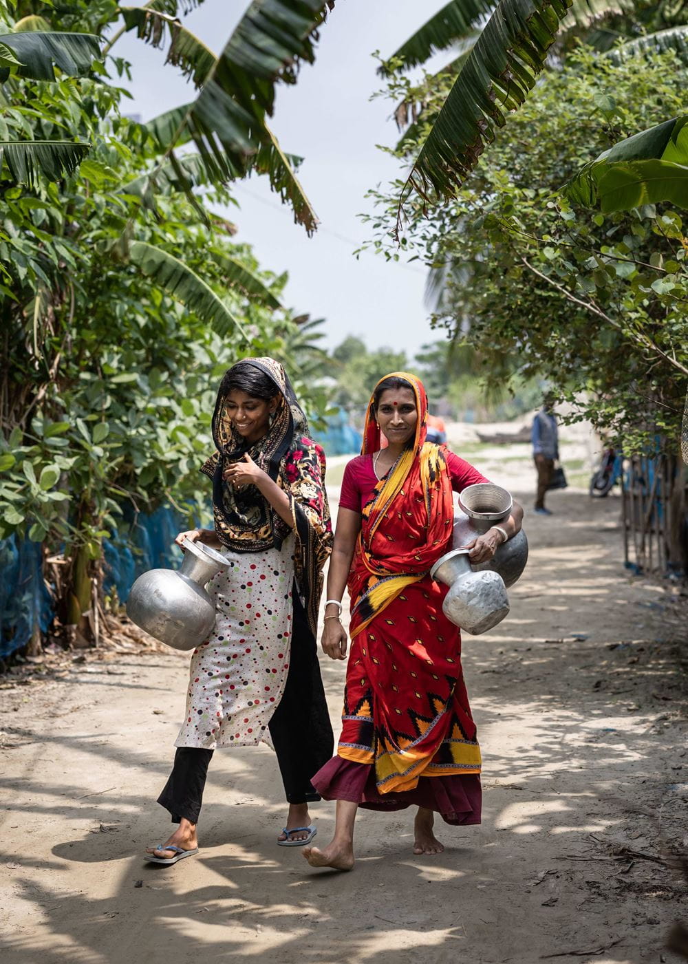 Kelin ogirlab sikilgan video Katta yoshdagi sochli odamlarning fotosuratlari