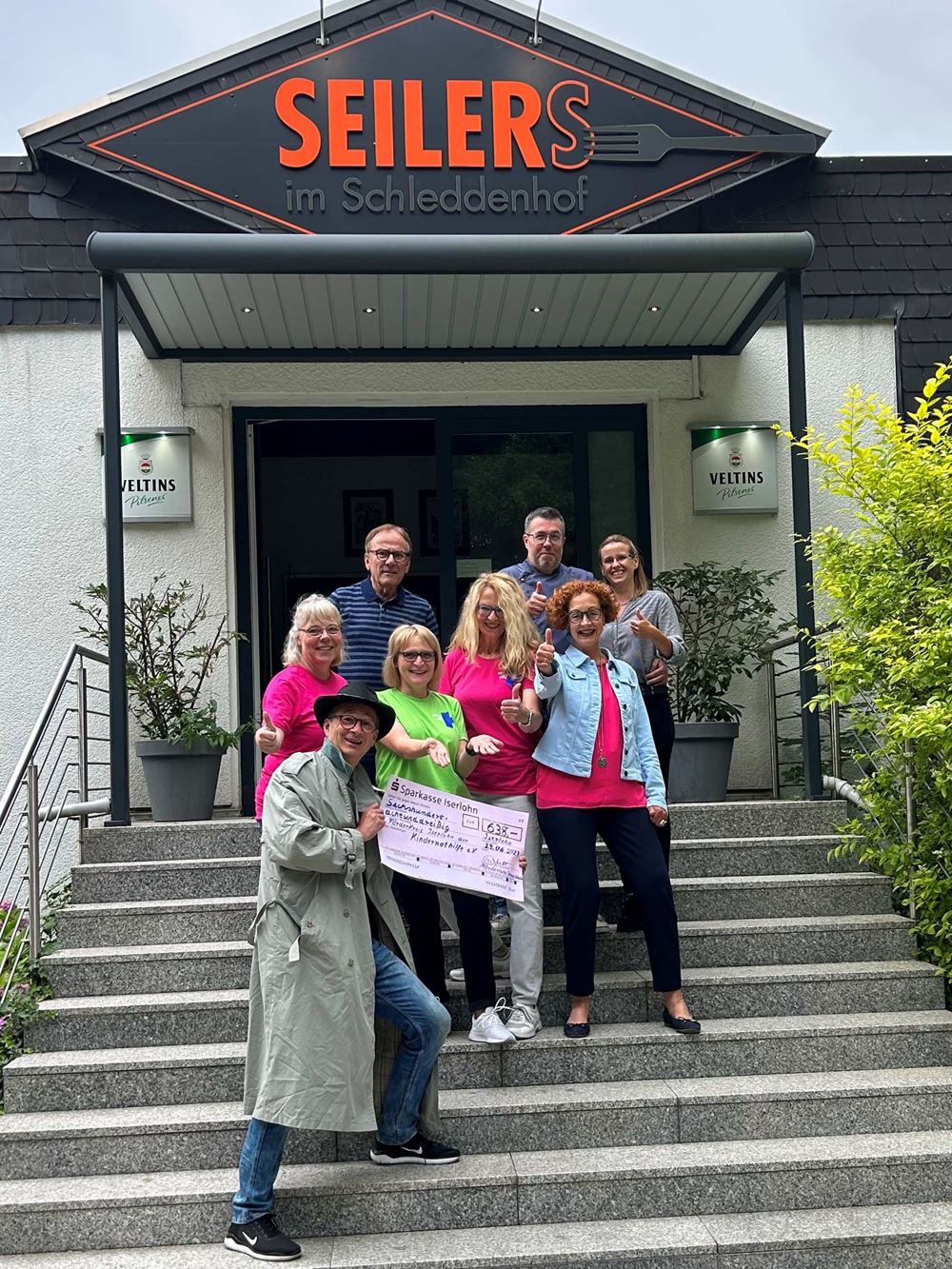Der Freundeskreis Iserlohn hat ein Krimi Dinner organisiert und dabei Spenden gesammelt Der Freundeskreis Iserlohn hat ein Krimi Dinner organisiert und dabei Spenden gesammelt