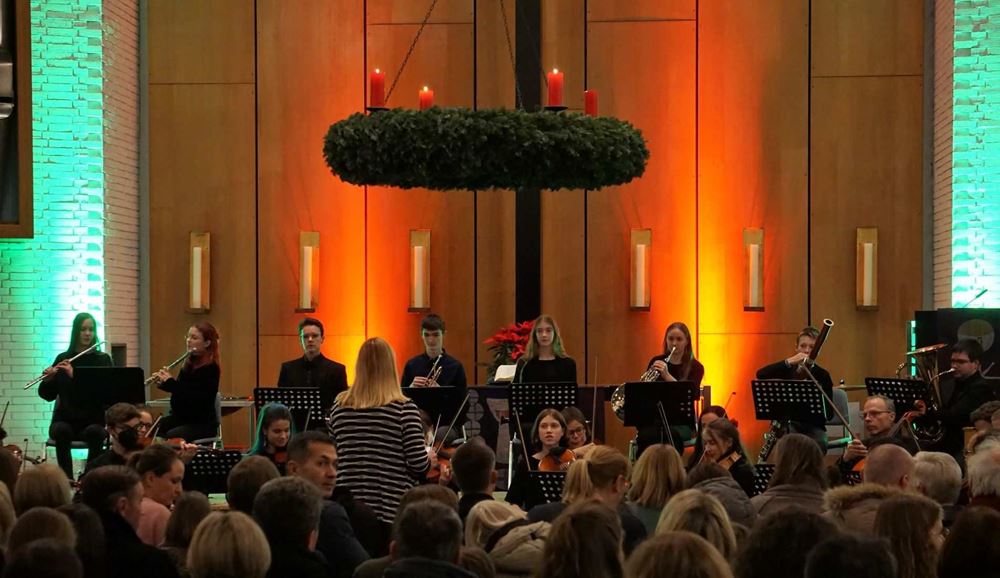 Das Gymnasium Korntal-Münchingen gestaltete einen stimmungsvollen Konzertabend auf hohem musikalischem Niveau (Quelle: privat) Das Gymnasium Korntal-Münchingen gestaltete einen stimmungsvollen Konzertabend auf hohem musikalischem Niveau (Quelle: privat)