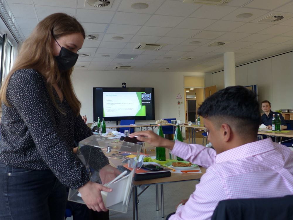 Gründungstreffen des Jugendrats des Kinderzukunftsfonds in Duisburg (Quelle: Kindernothilfe) Gründungstreffen des Jugendrats des Kinderzukunftsfonds in Duisburg (Quelle: Kindernothilfe)