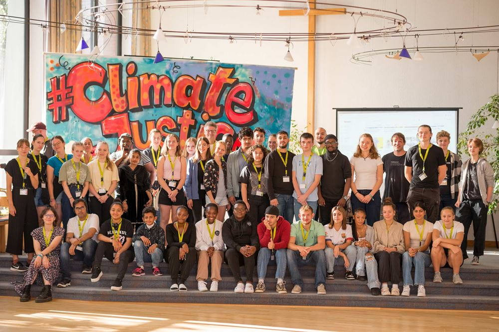 Gruppenfoto von der Jugendkonferenz 2023 in Duisburg, Foto: Finn Schäfer Gruppenfoto von der Jugendkonferenz 2023 in Duisburg, Foto: Finn Schäfer