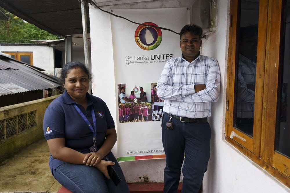 Lehrerin Shanmugaraja Kanishiya mit Mitarbeiter Ulaganathan Shanmuga Priyan (Quelle: Christian Nusch)